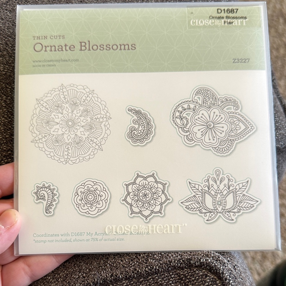 Translucent Floral Thin-Cut Dies in Frosted Sleeve